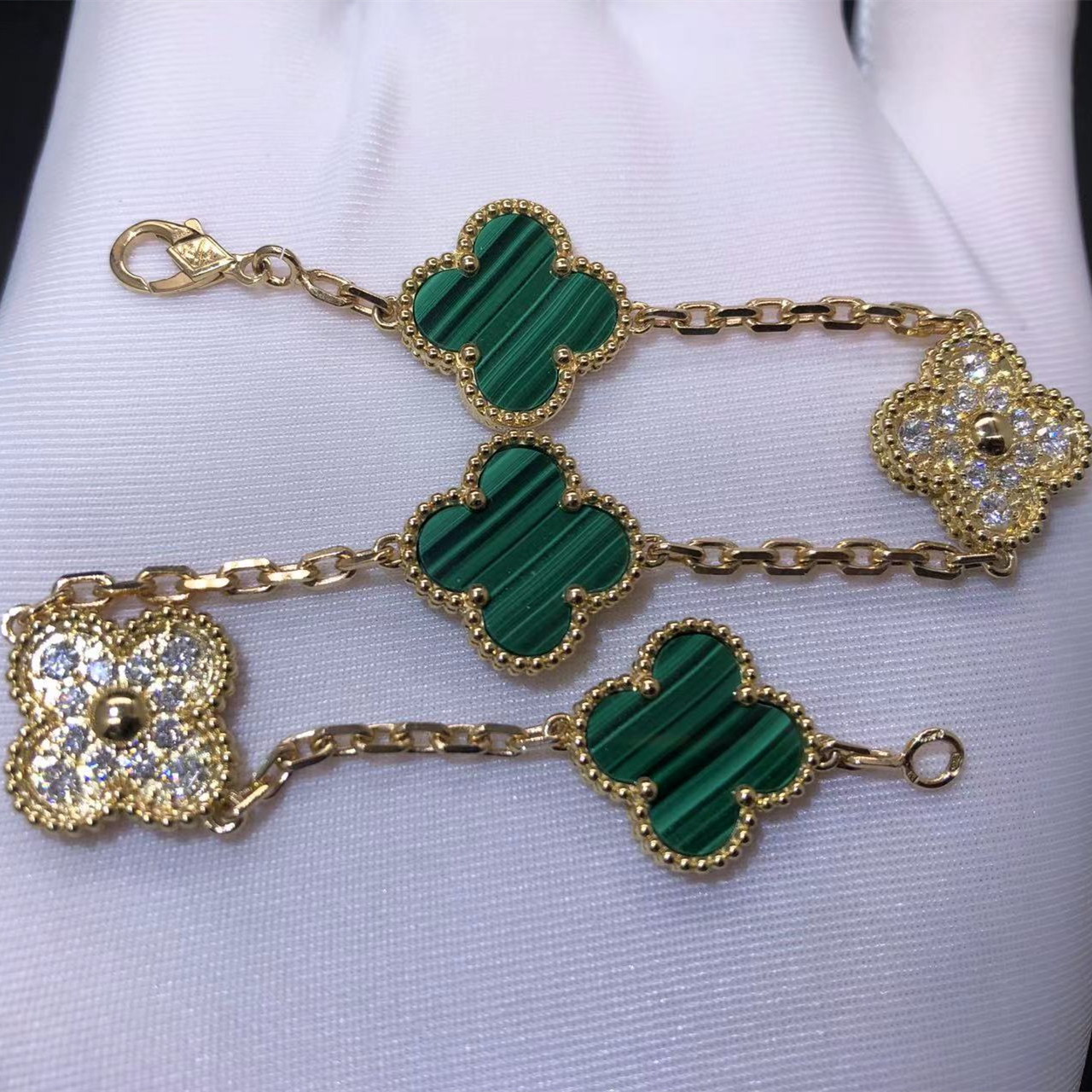 Van Cleef & Arpels Vintage Alhambra 5 Motifs Bracelet Custom Made in 18K Yellow Gold,Malchite and Round Diamonds